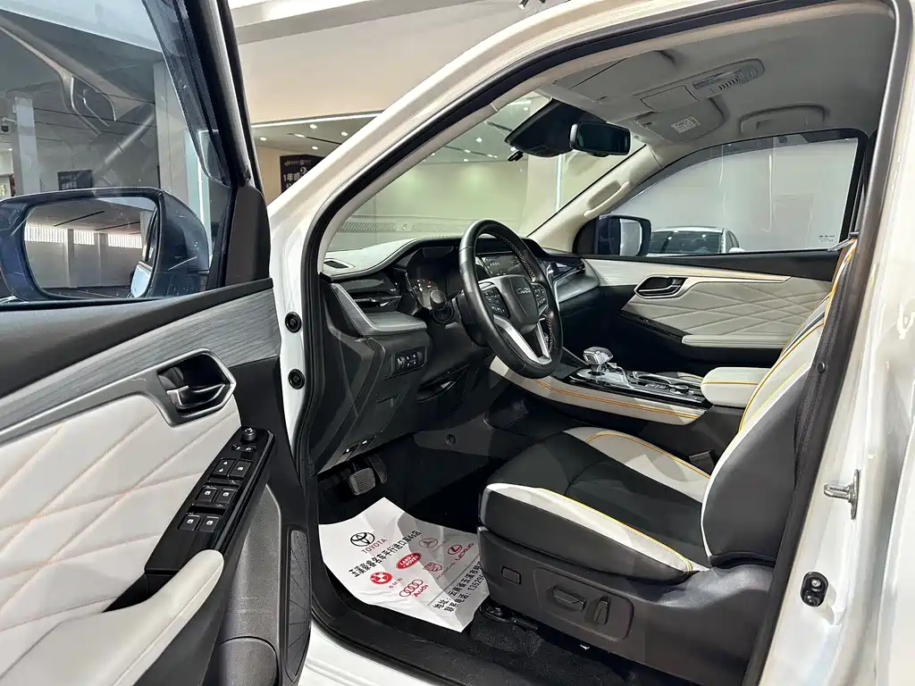 Isuzu D-MAX 2023 — фото 8