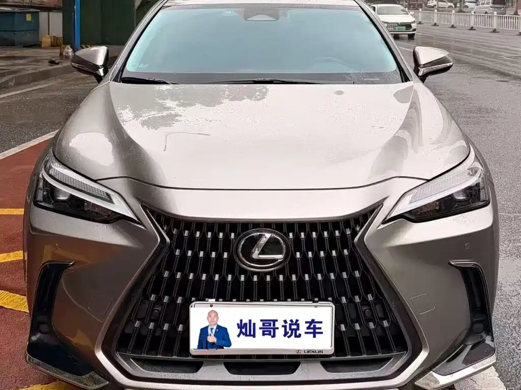 Lexus NX 2024