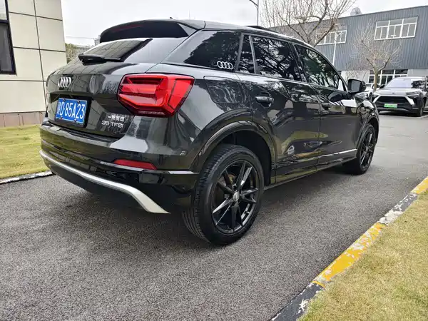 Audi Q2L 2021