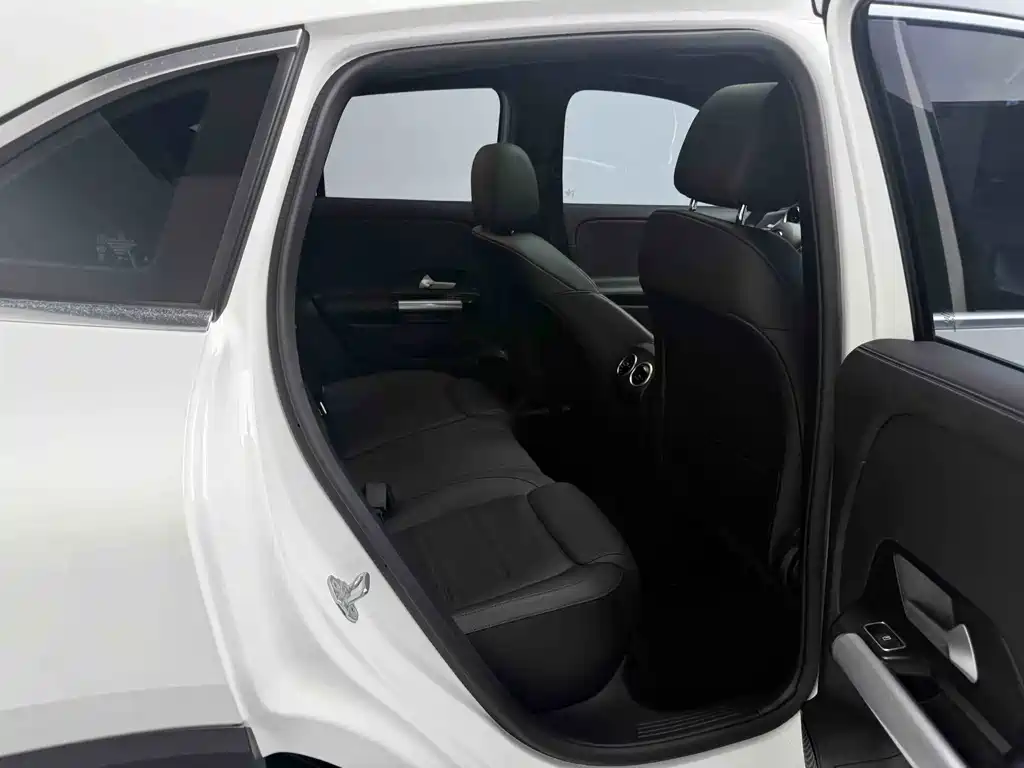 Mercedes-Benz GLA 2023 — фото 19