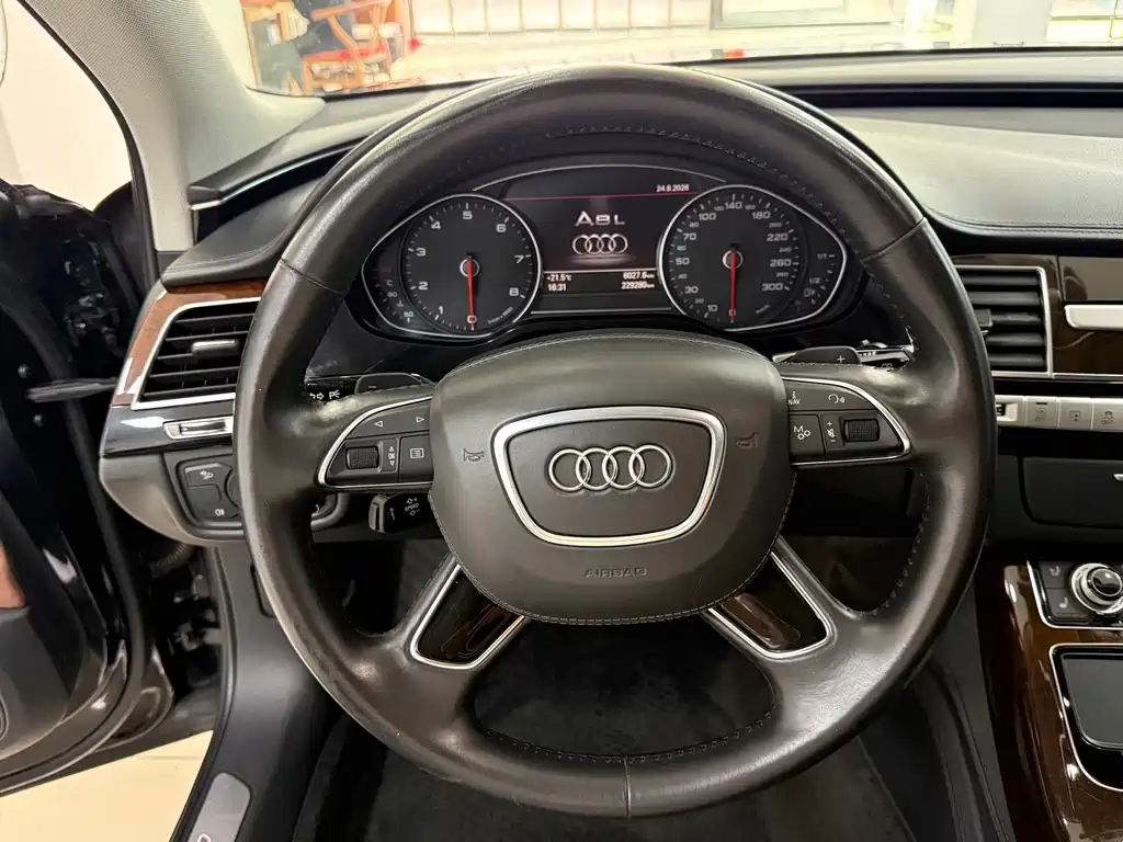 Audi A8 2016 — фото 4