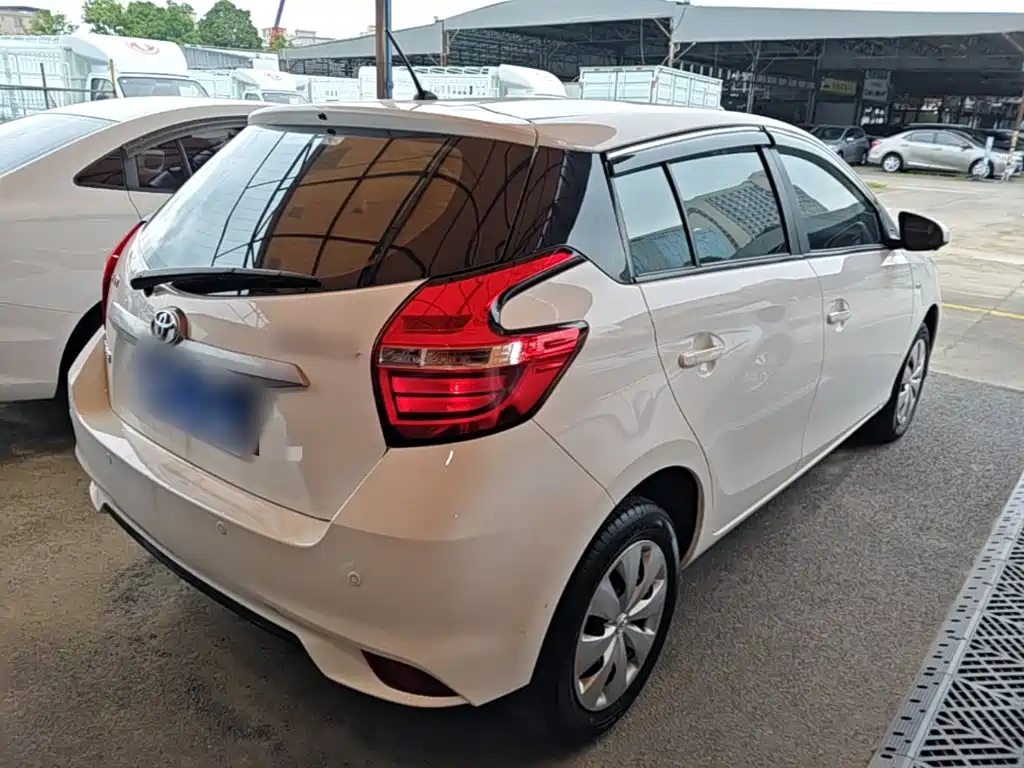 Toyota Yaris L 2020