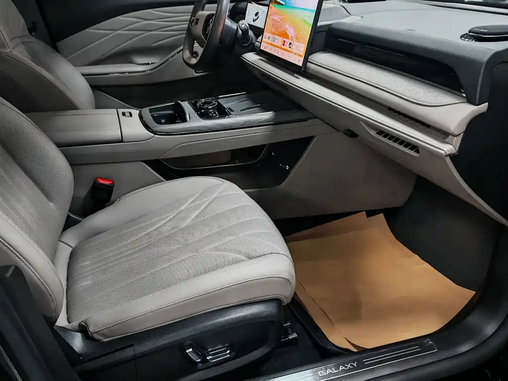 Geely Galaxy Starshine 8 2025 — фото 12