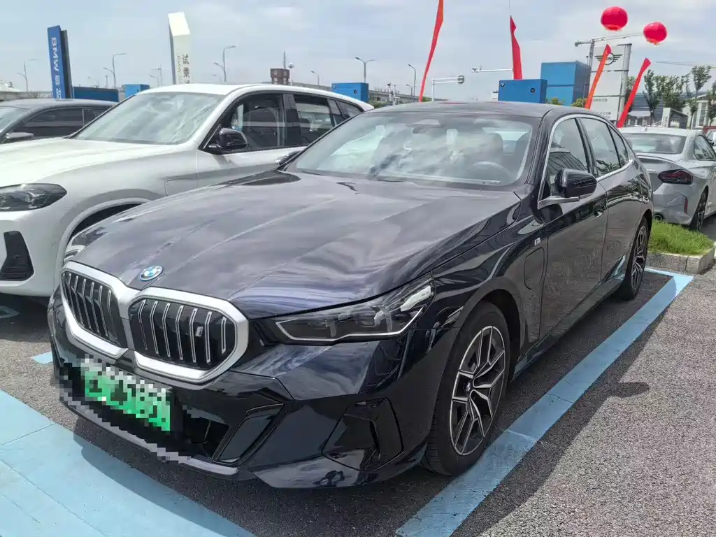 BMW i5 2025 — фото 1