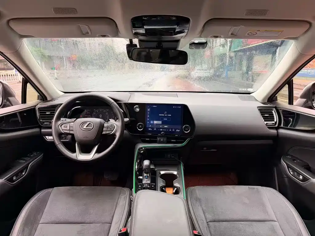 Lexus NX 2024