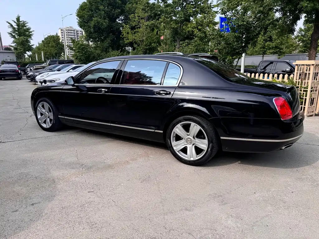 Bentley Flying Spur 2010 — фото 22