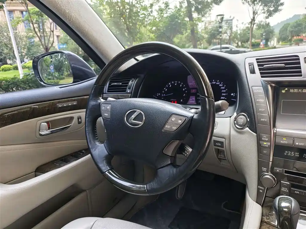 Lexus LS 2008 — фото 10