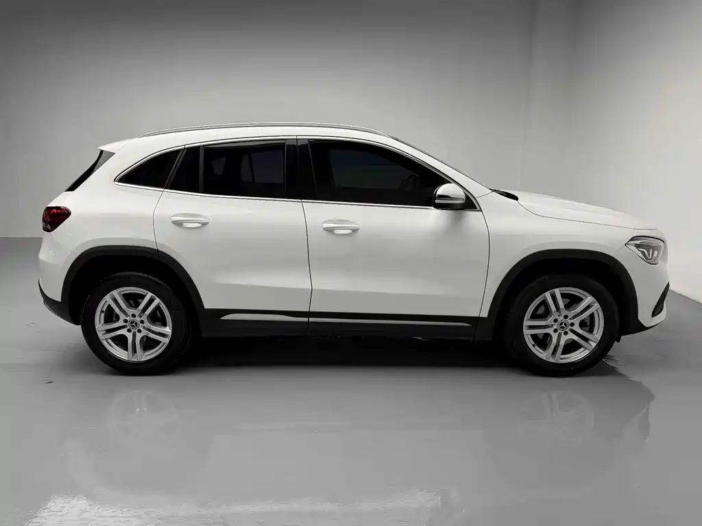 Mercedes-Benz GLA 2023 — фото 12