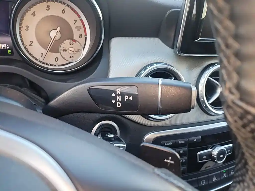 Mercedes-Benz GLA 2015 — фото 14