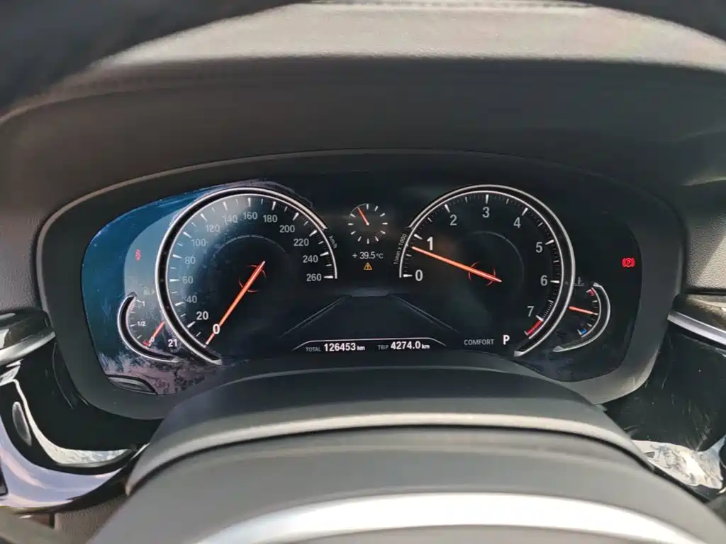 BMW 5 Series 2018 — фото 12