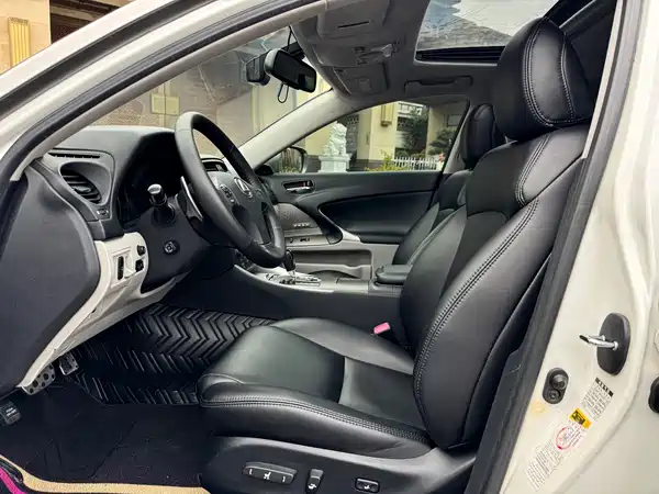 Lexus IS 2009