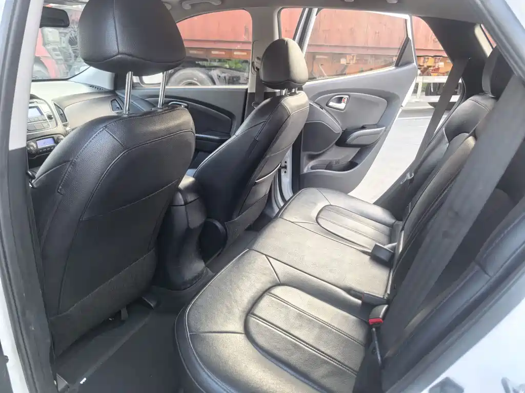 Hyundai ix35 2015 — фото 10