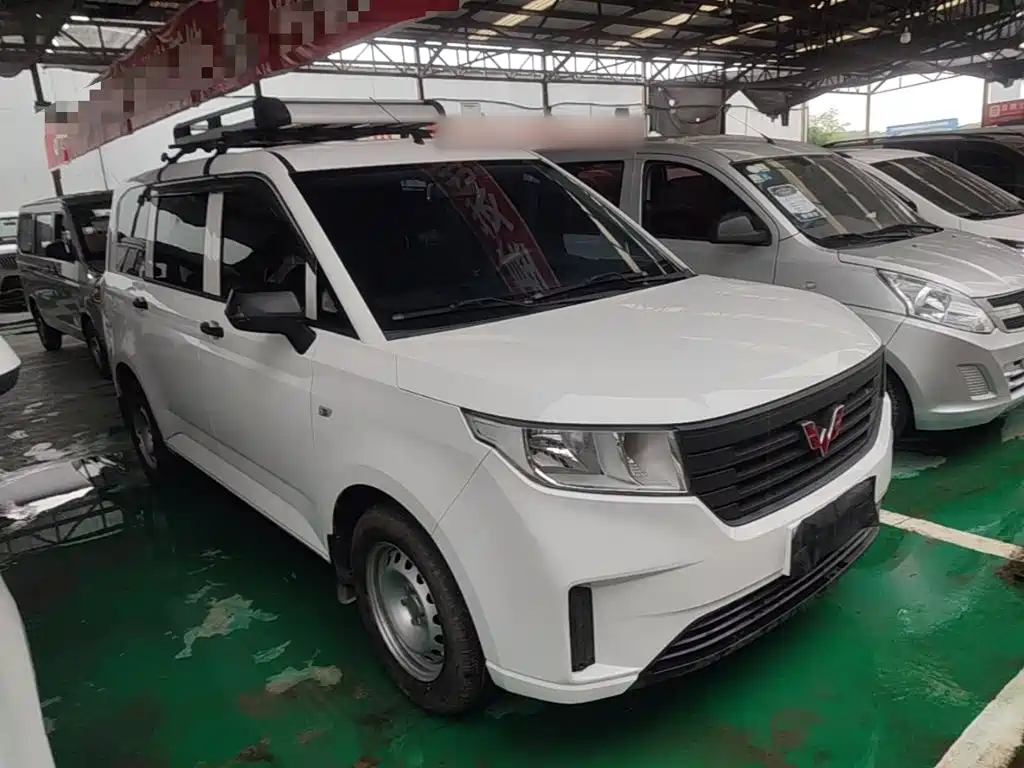 Wuling Hongguang PLUS 2023