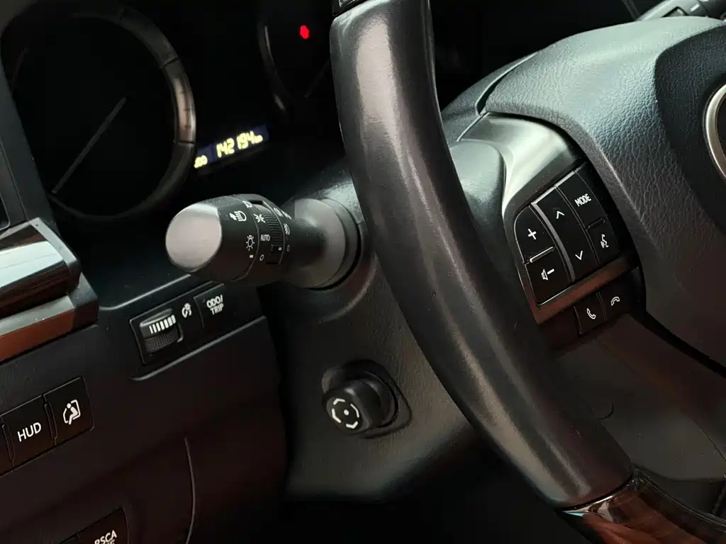 Lexus LX 2019 — фото 18