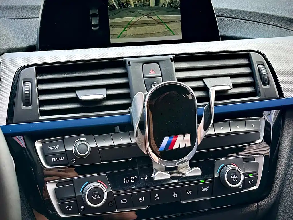 BMW 3 Series 2017 — фото 15