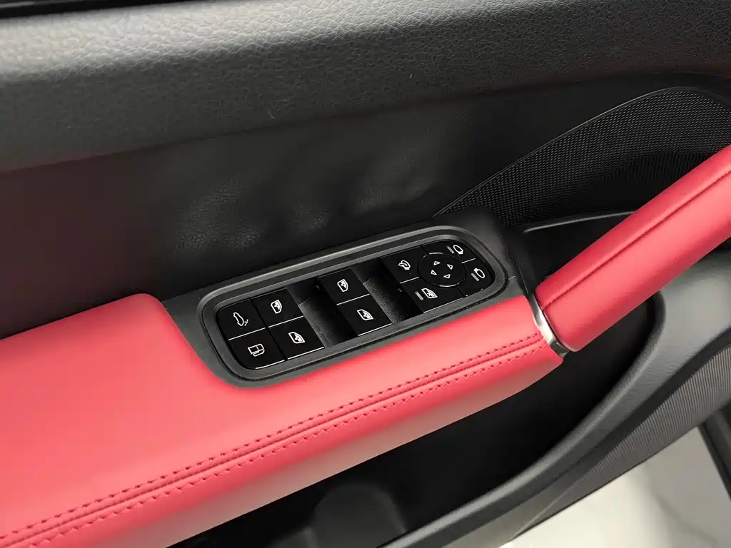 Porsche Cayenne Hybrid 2019 — фото 26