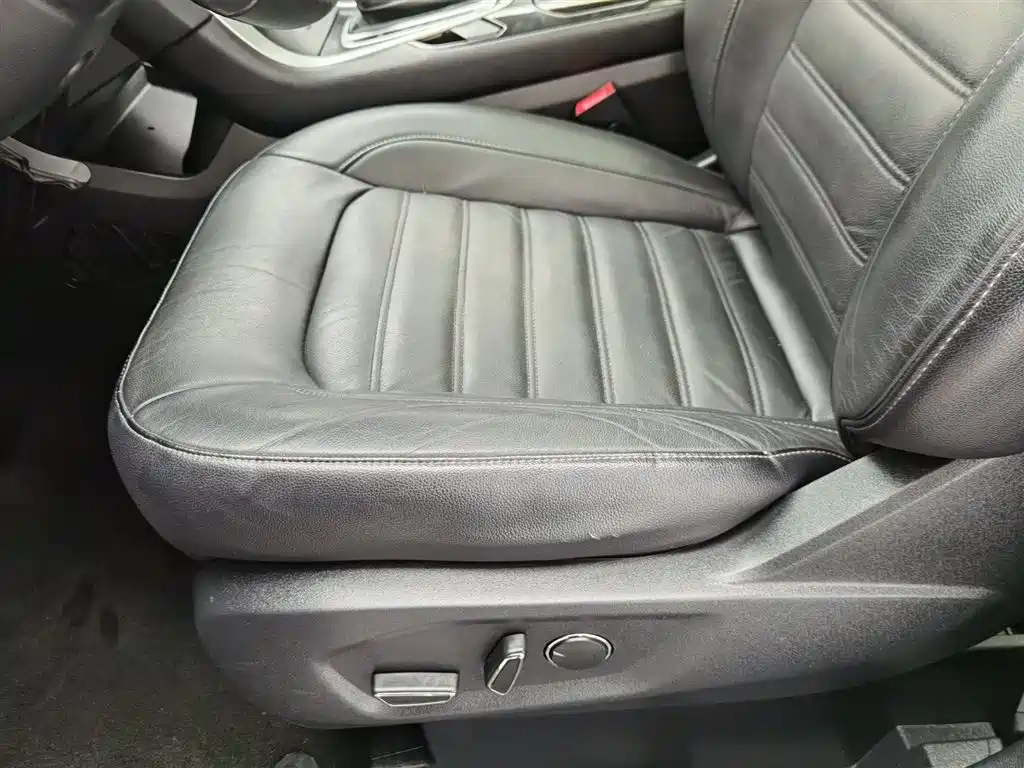 Ford Edge 2017 — фото 20