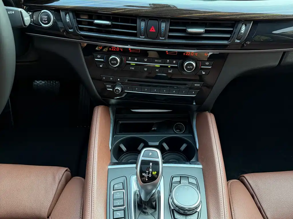 BMW X6 2016 — фото 10