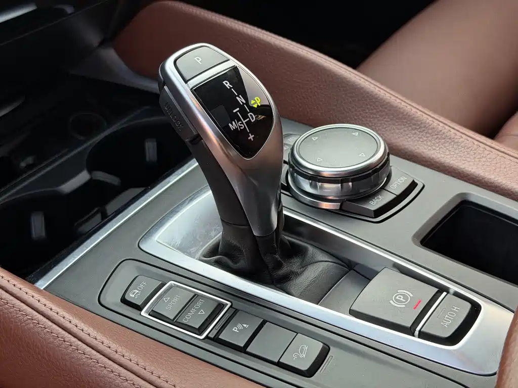 BMW X6 2016 — фото 14