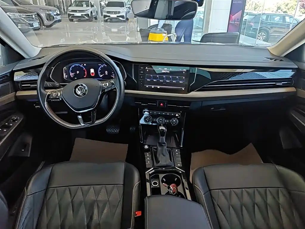 Volkswagen Passat 2019 — фото 10