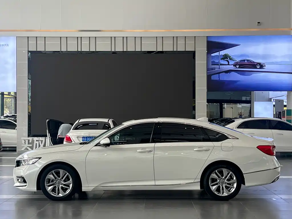 Honda Accord 2020 — фото 17