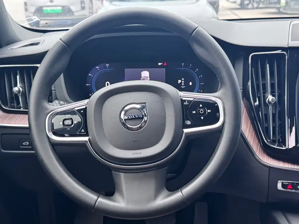 Volvo XC60 2023