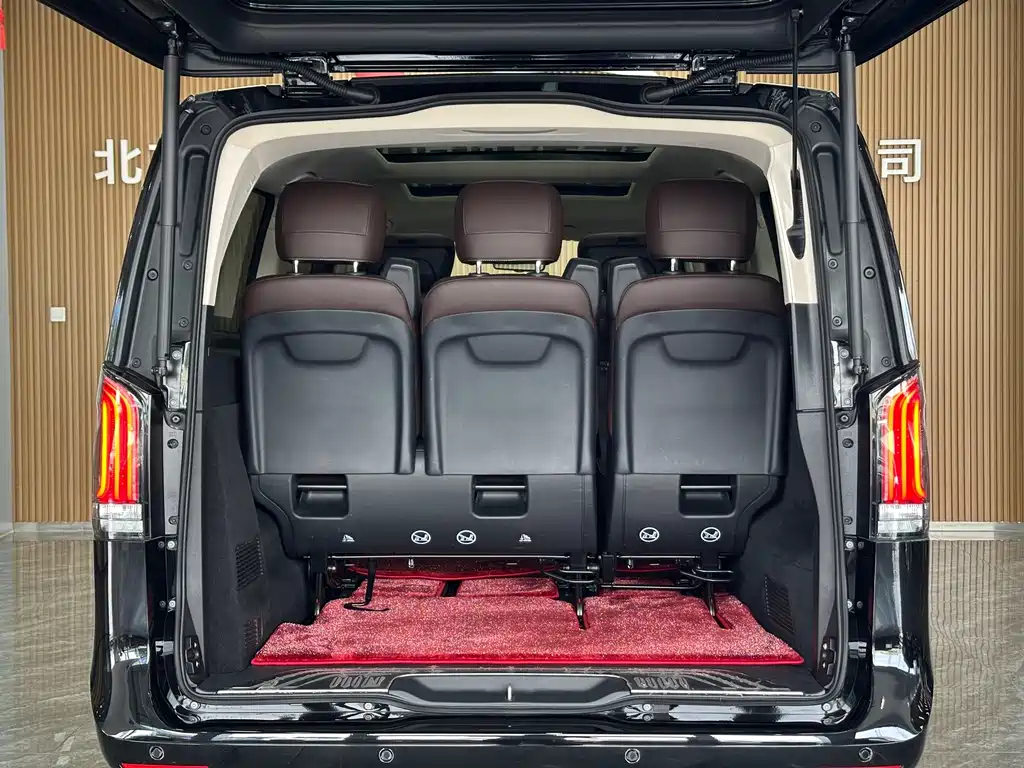 Mercedes-Benz V-Class 2024 — фото 17