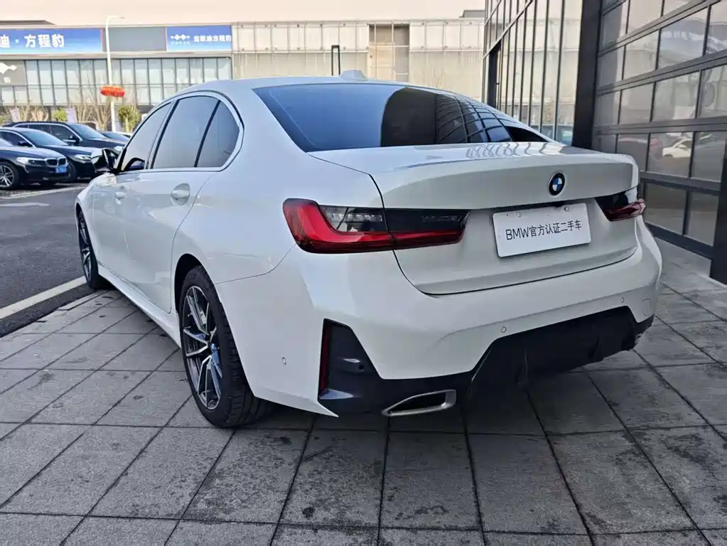BMW 3 Series 2024 — фото 16