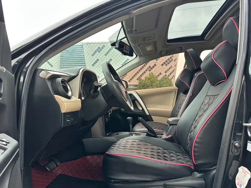 Toyota RAV4 2015 — фото 10