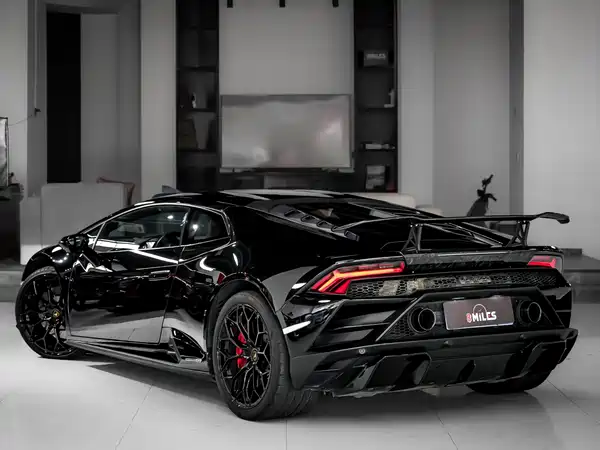 Lamborghini Huracan 2021