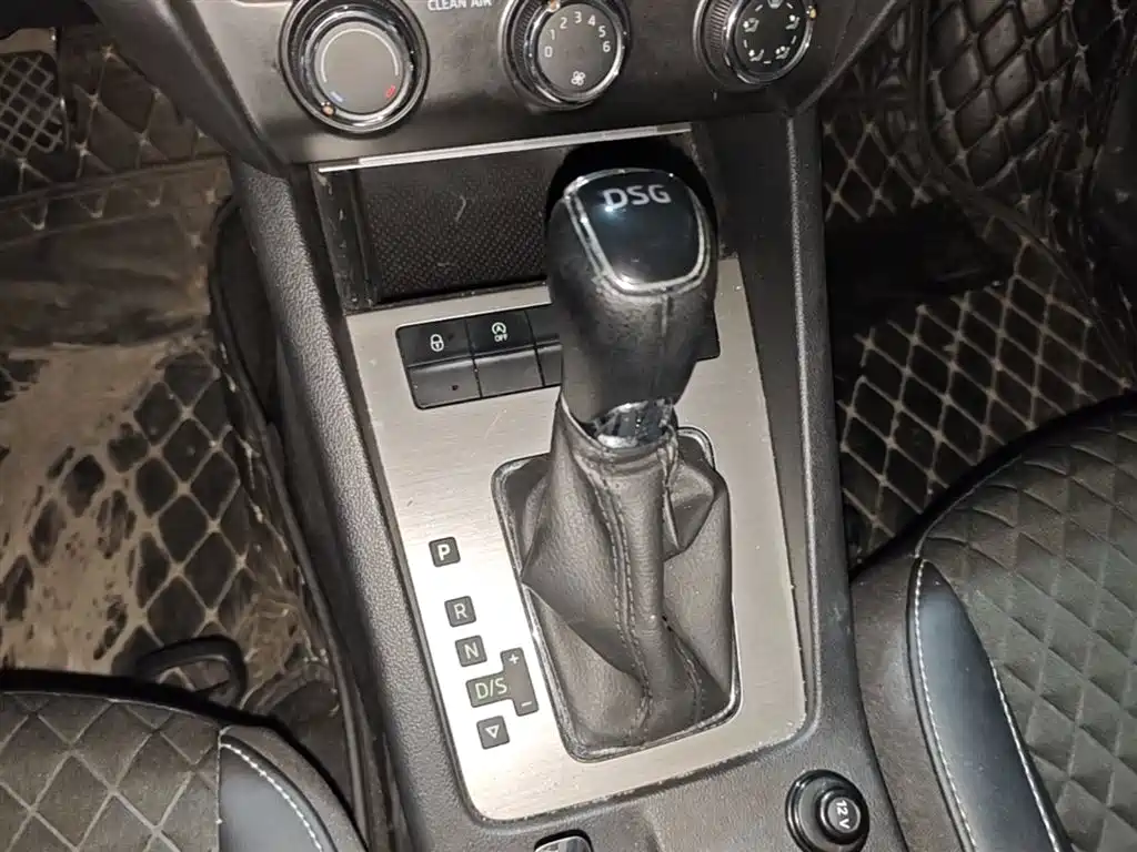 Skoda Octavia 2020 — фото 14