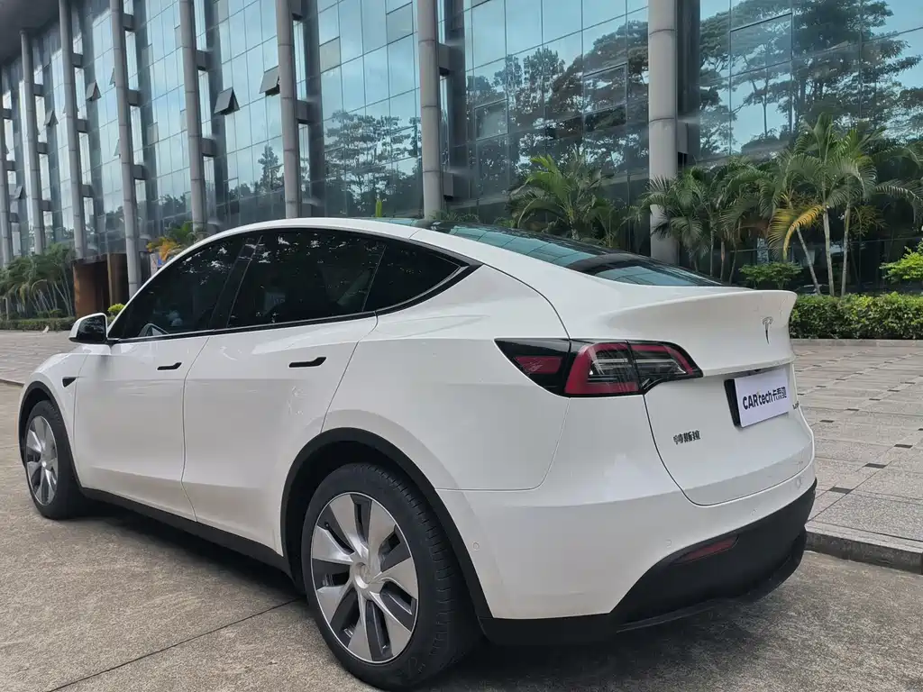 Tesla Model Y 2022 — фото 4