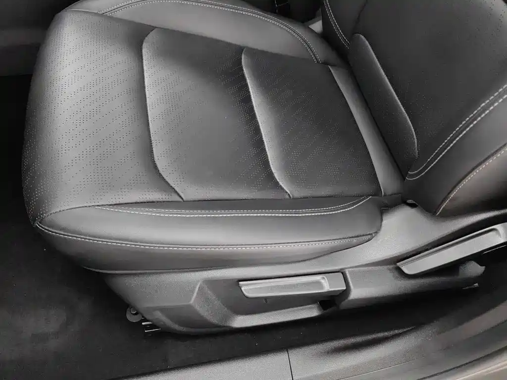 Geely Emgrand 2023 — фото 20