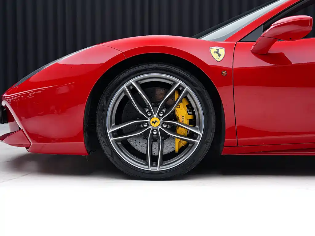 Ferrari 488 2019 — фото 8