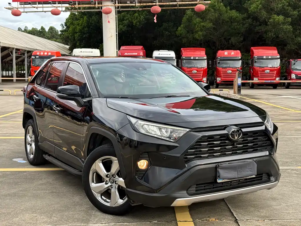 Toyota RAV4 2020 — фото 16