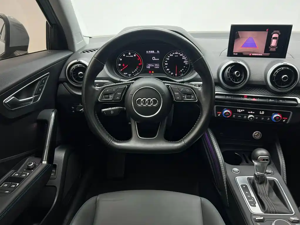 Audi Q2L 2022 — фото 12