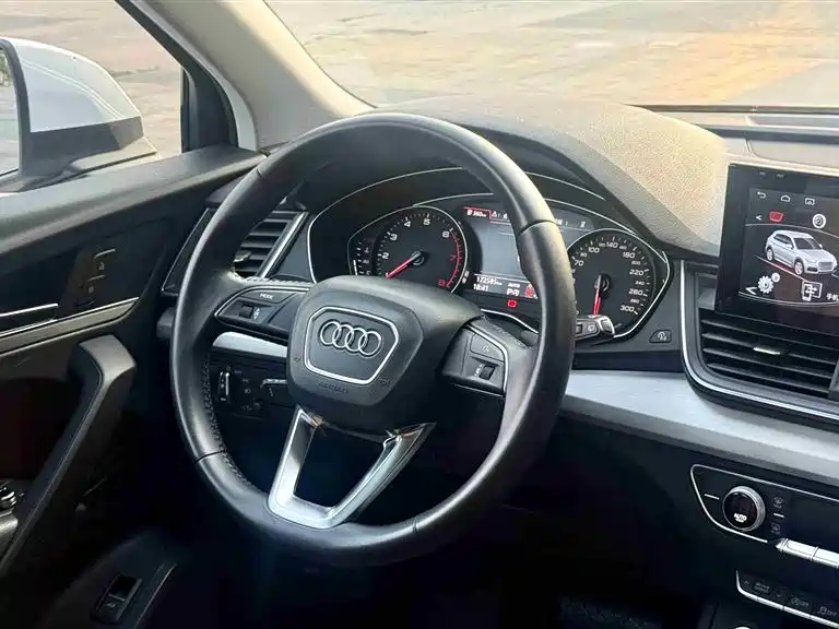 Audi Q5L 2019 — фото 16