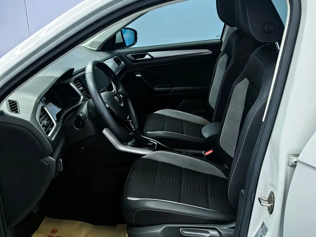 Volkswagen T-Roc 2021 — фото 16