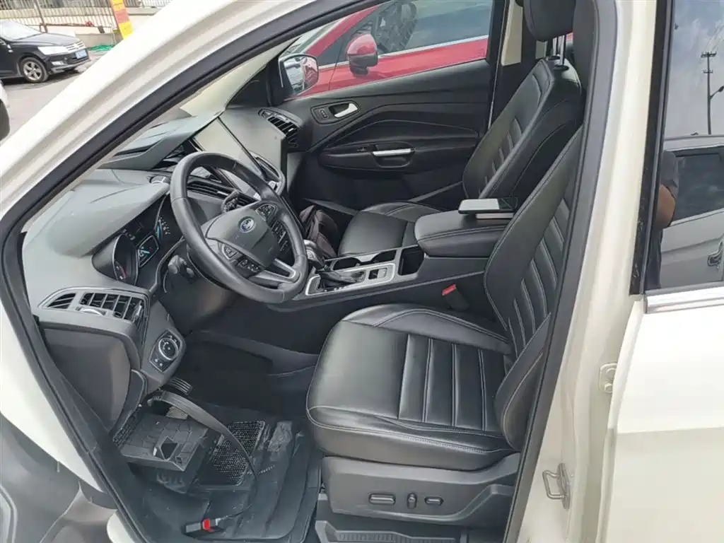 Ford Kuga 2019 — фото 15