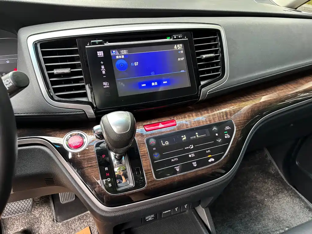 Honda Odyssey 2016 — фото 15