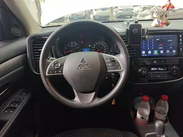 Mitsubishi Outlander 2016