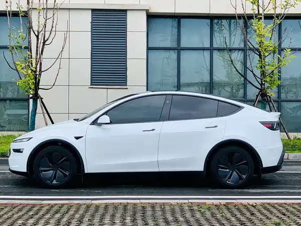 Tesla Model Y 2026