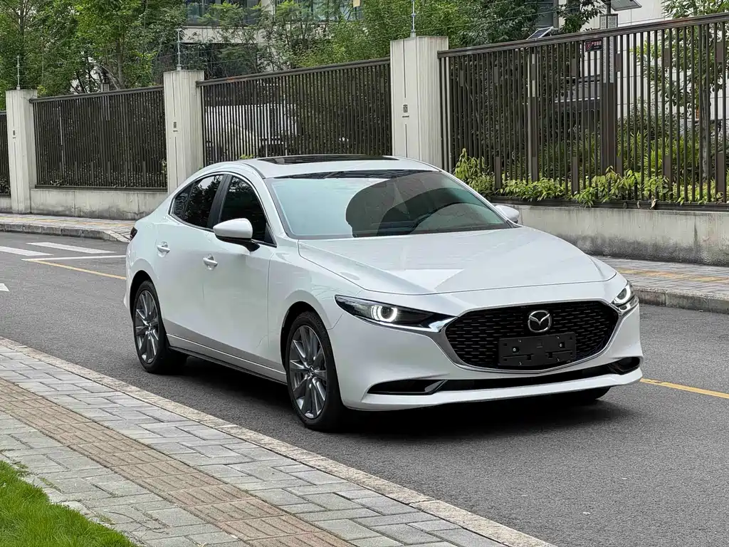 Mazda 3 Axela 2025
