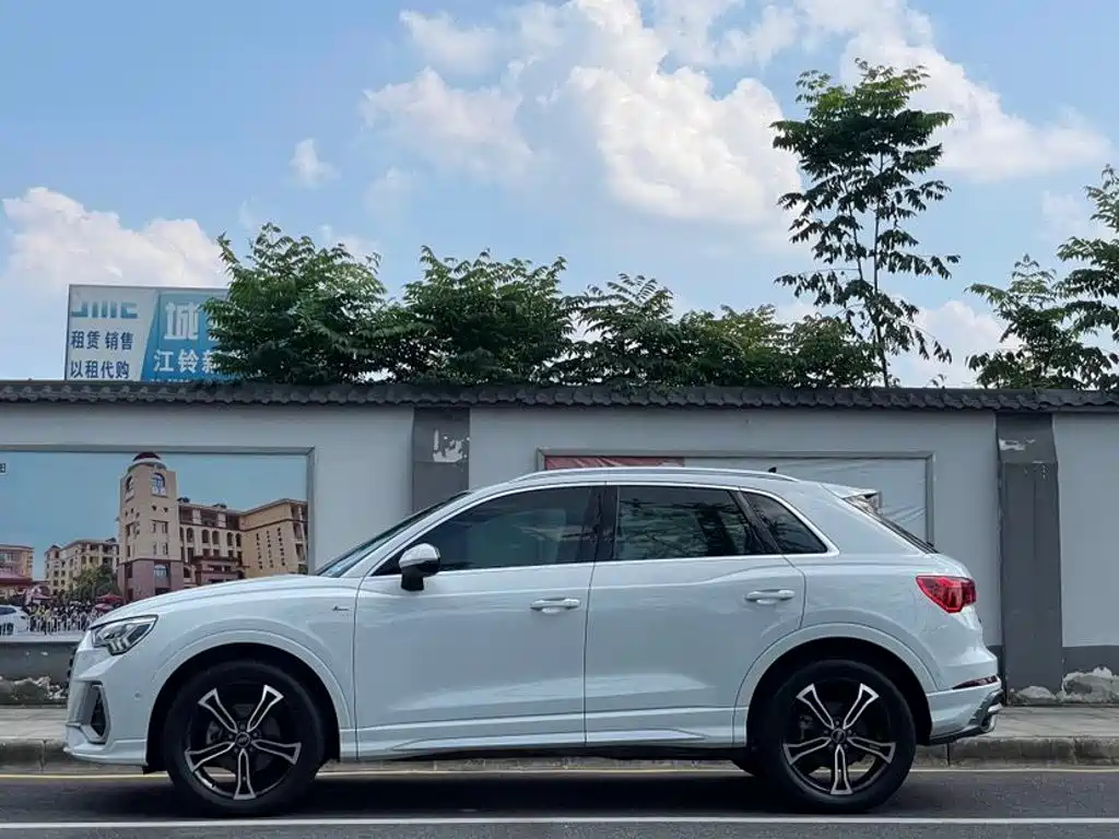 Audi Q3 2023