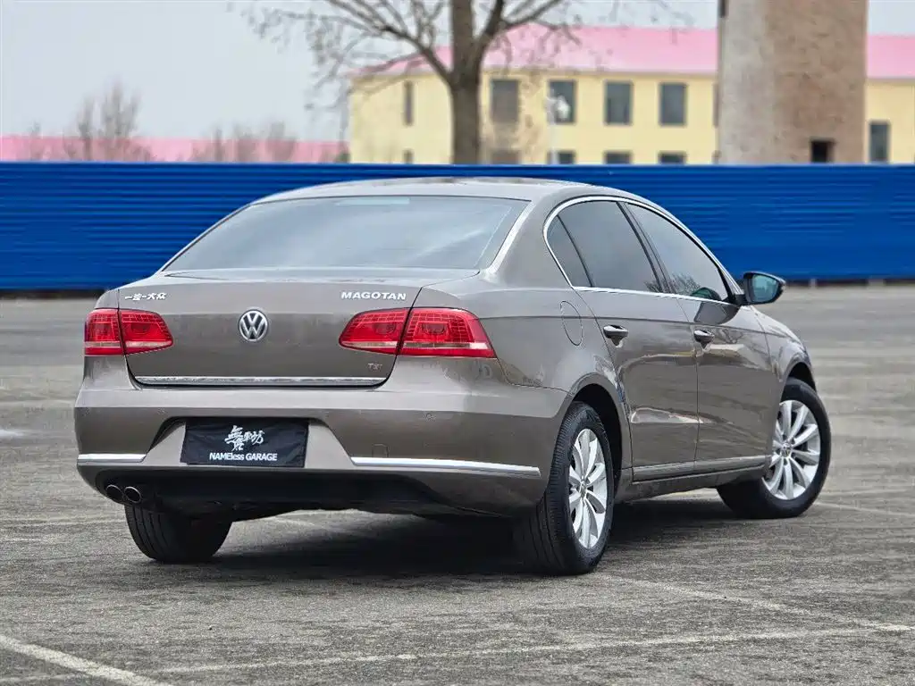 Volkswagen Magotan 2015