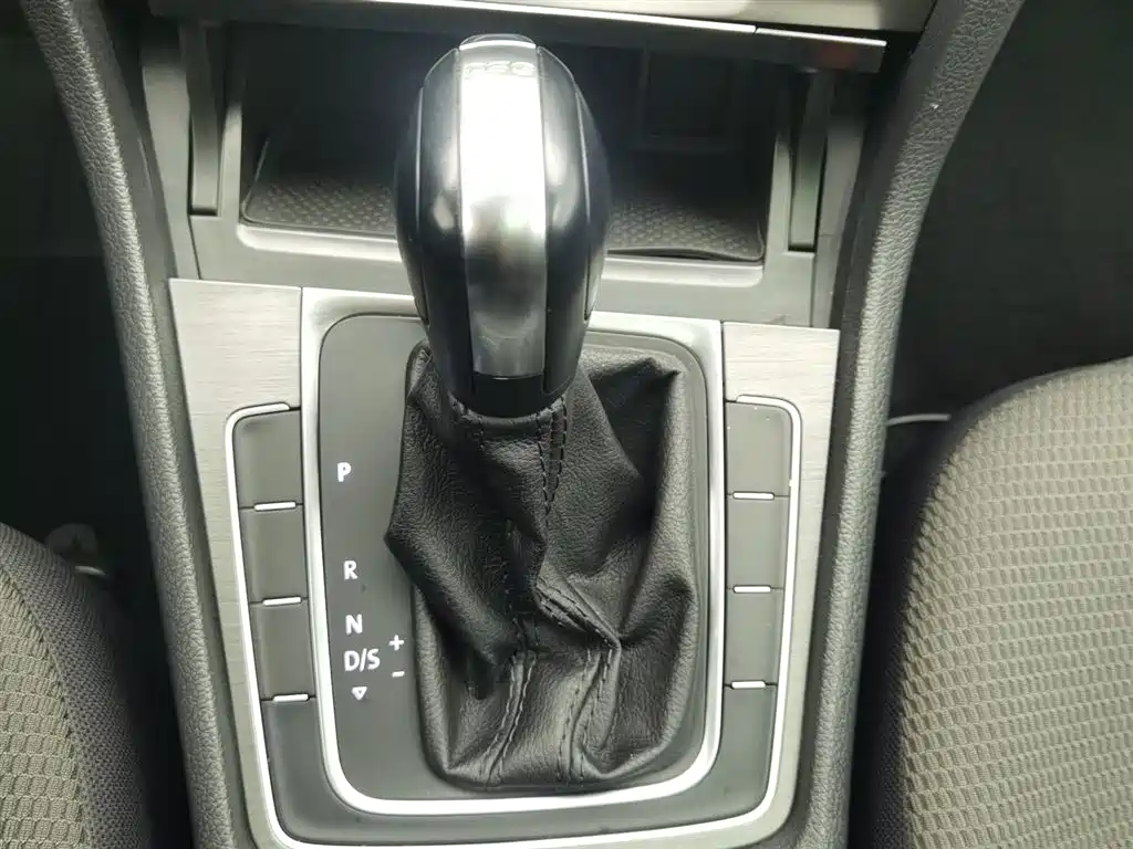Volkswagen Golf 2017 — фото 13