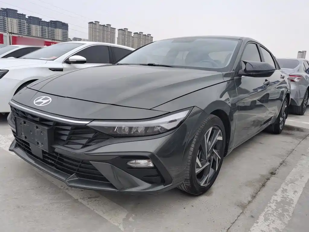 Hyundai Elantra 2024