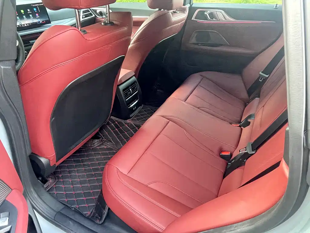 BMW i4 2025 — фото 10