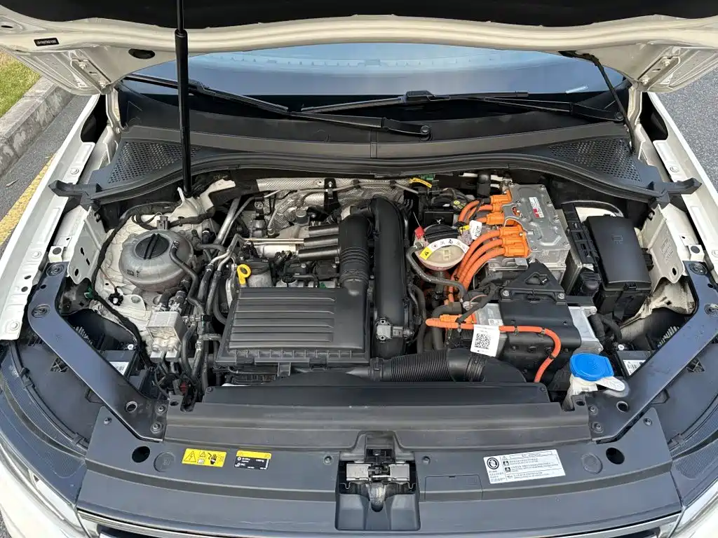 Volkswagen Tiguan L Plug-In Hybrid 2022 — фото 12