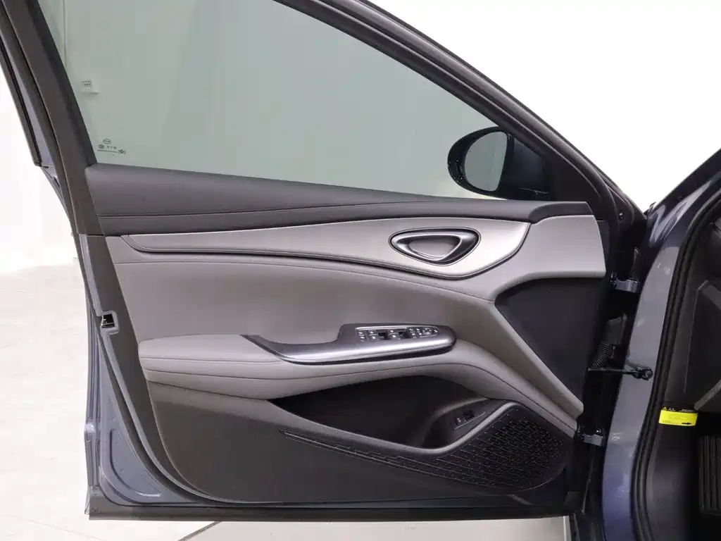 BYD Seal 07 DM-i 2025 — фото 10